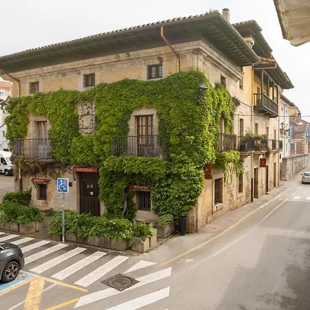 Piso Familiar Centro * Comillas